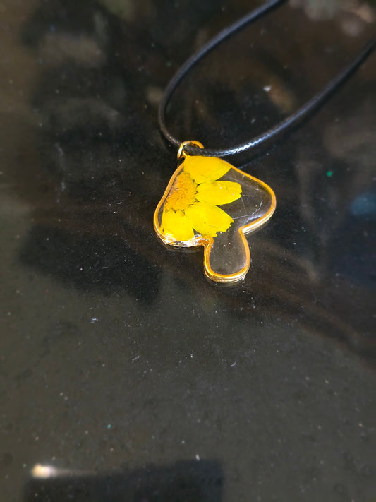 Mushroom yellow flower necklace